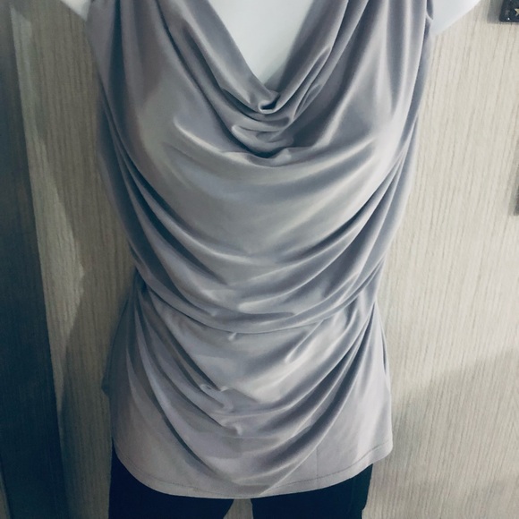 VENUS Tops - 💫EUC💫Venus ladies sleeveless draped / lace top💫